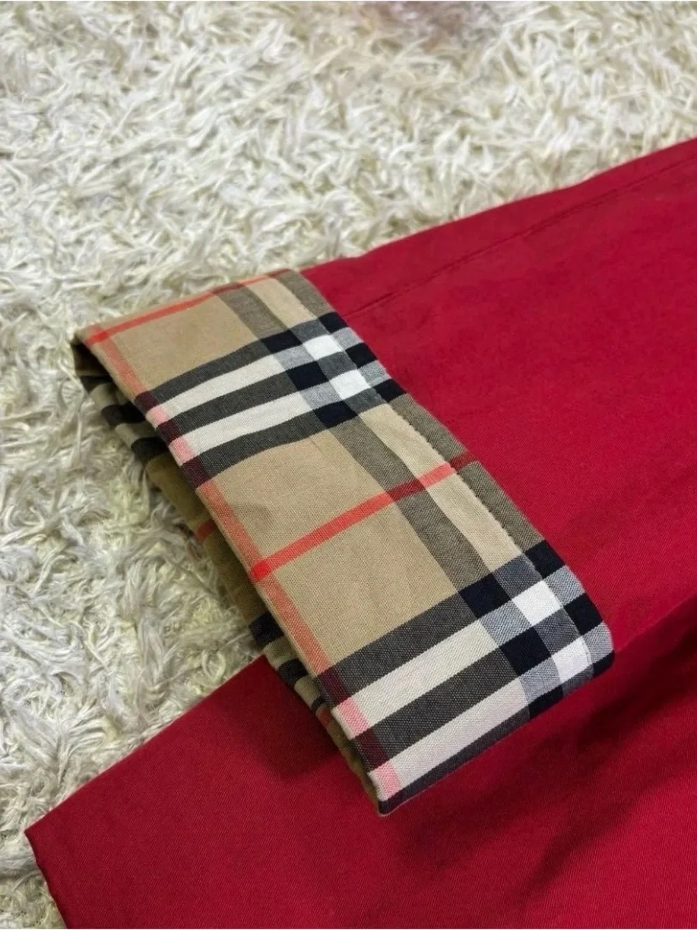 Burberry Red Coat with Signature Nova Check Lining. Trench style - Picture 6 of 14